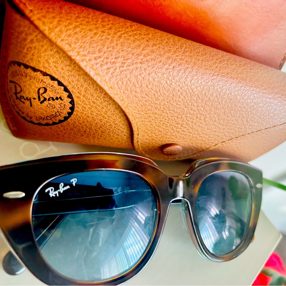 Ray-Ban Brown Frame Sunglasses with Case